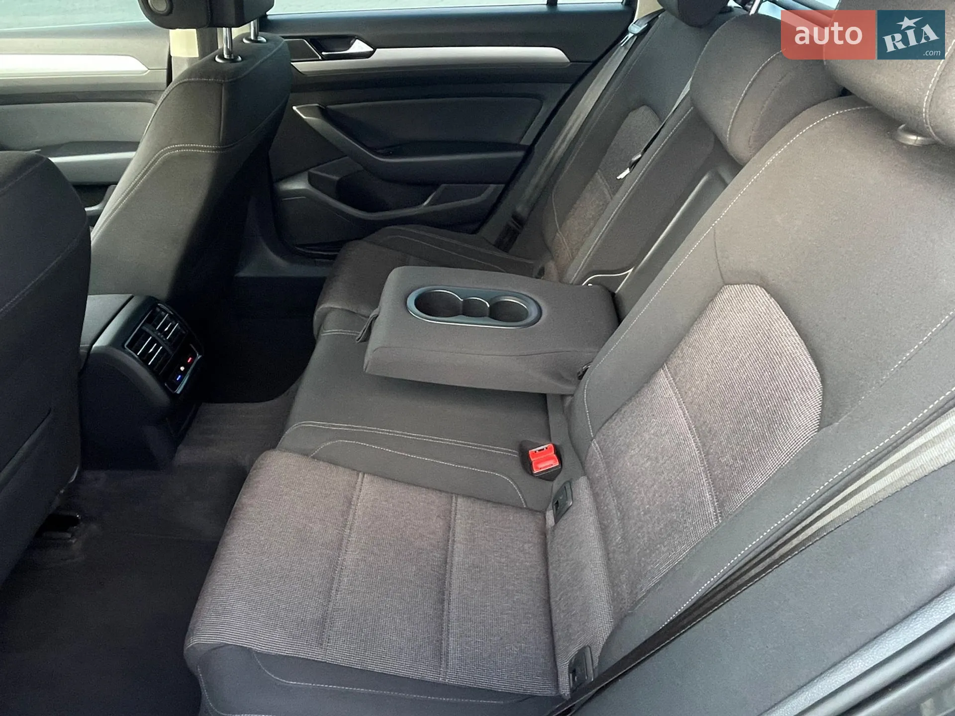2016 Volkswagen Passat - мініатюра 26