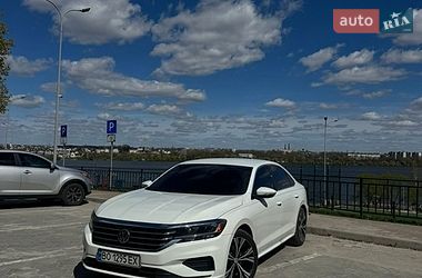 Седан Volkswagen Passat 2020 в Тернополі