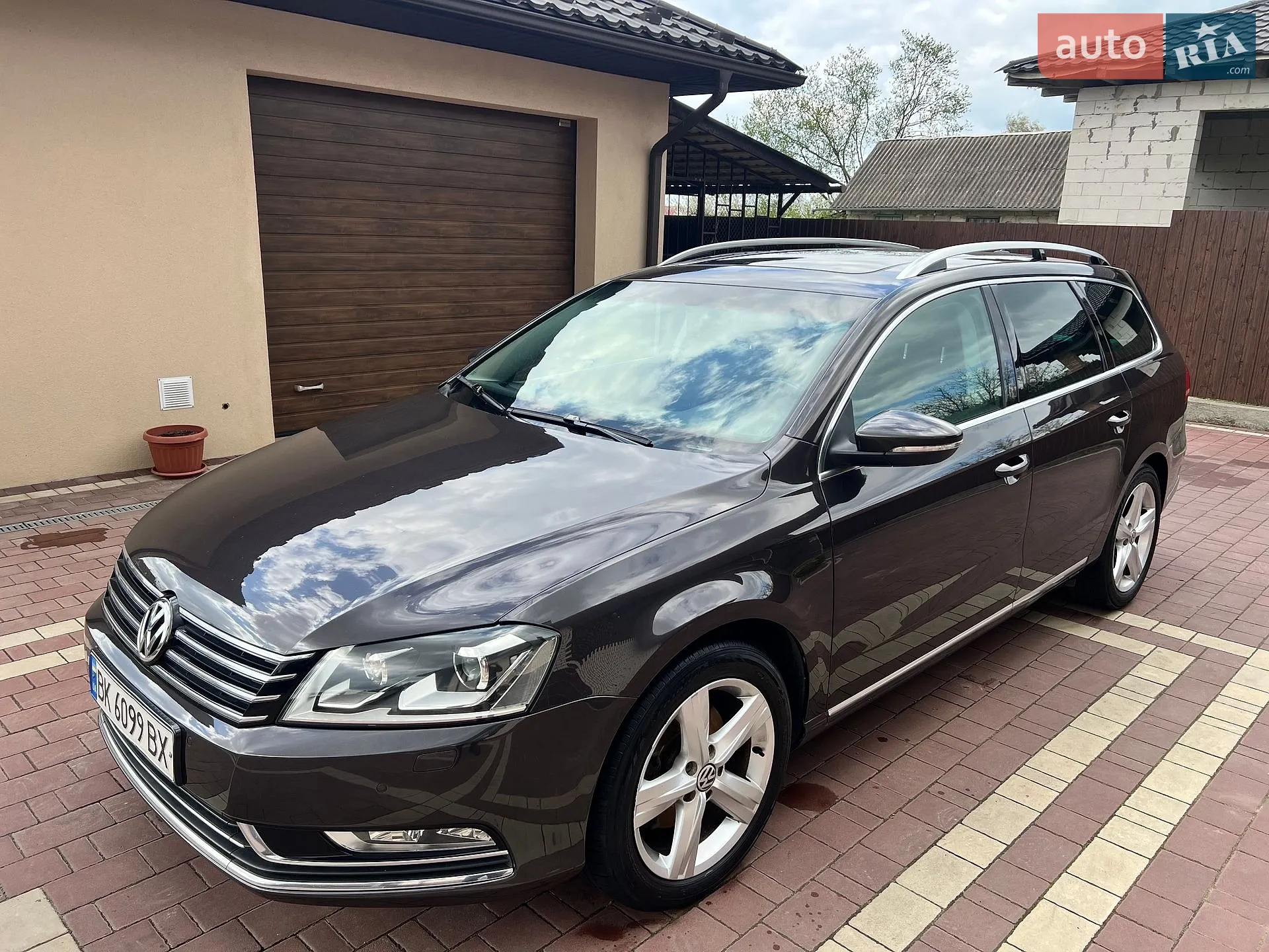 2011 Volkswagen Passat - мініатюра 2
