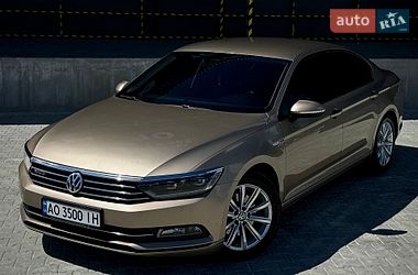 Седан Volkswagen Passat 2016 в Мукачево
