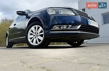 Седан Volkswagen Passat 2013 в Тернополі