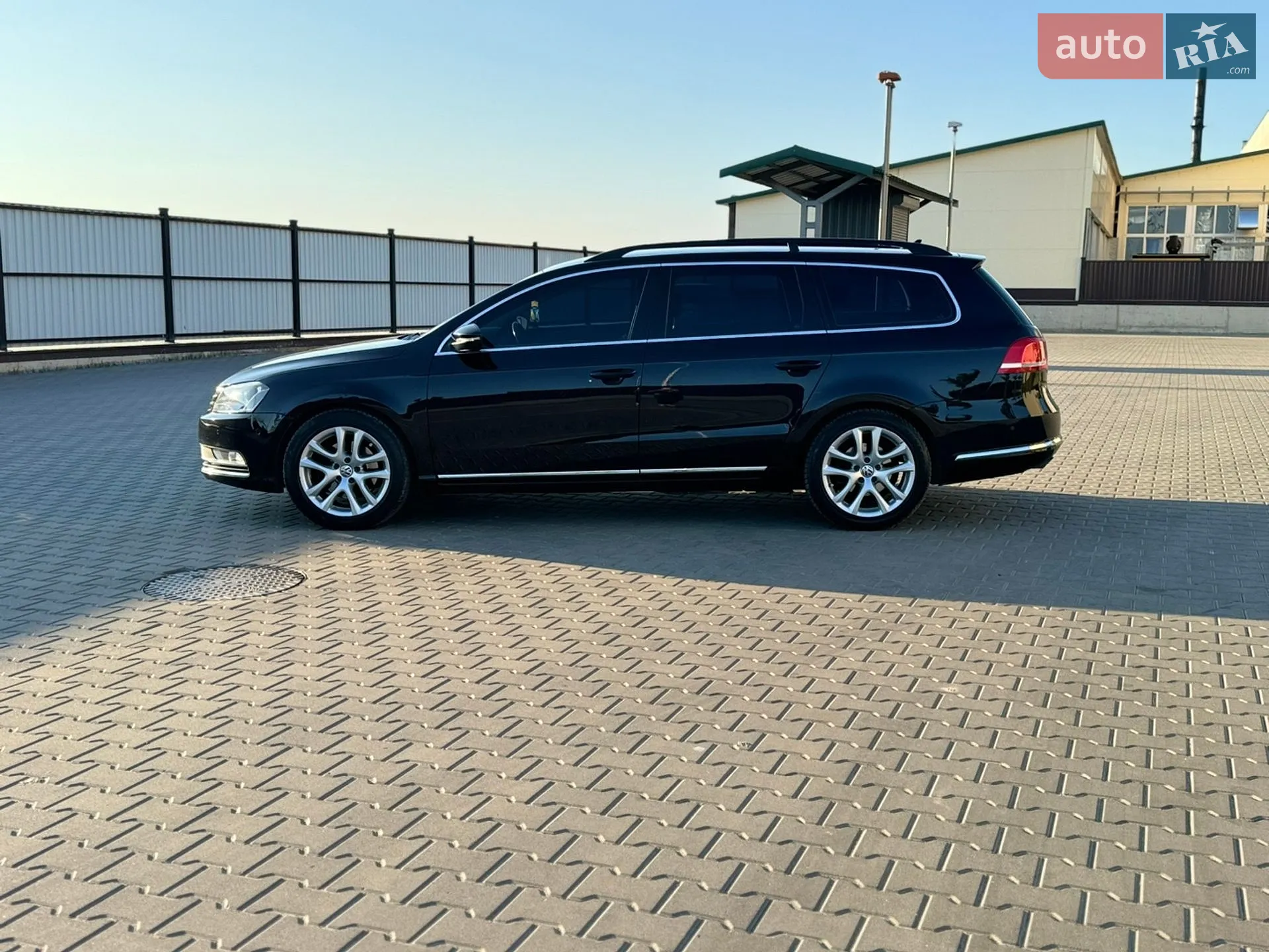 2010 Volkswagen Passat - мініатюра 6