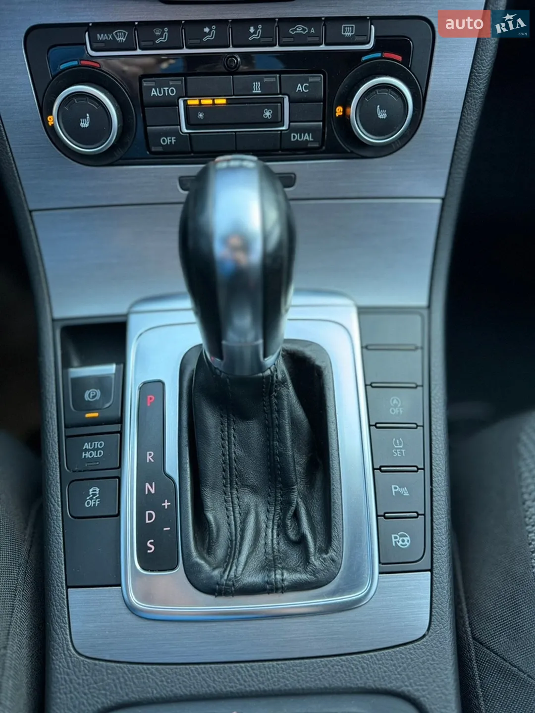 2010 Volkswagen Passat - мініатюра 21