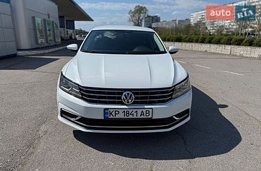 Седан Volkswagen Passat 2016 в Запоріжжі