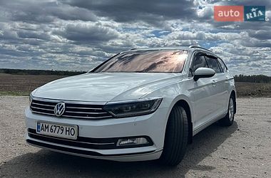Універсал Volkswagen Passat 2015 в Житомирі