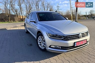 Седан Volkswagen Passat 2019 в Хмельницком