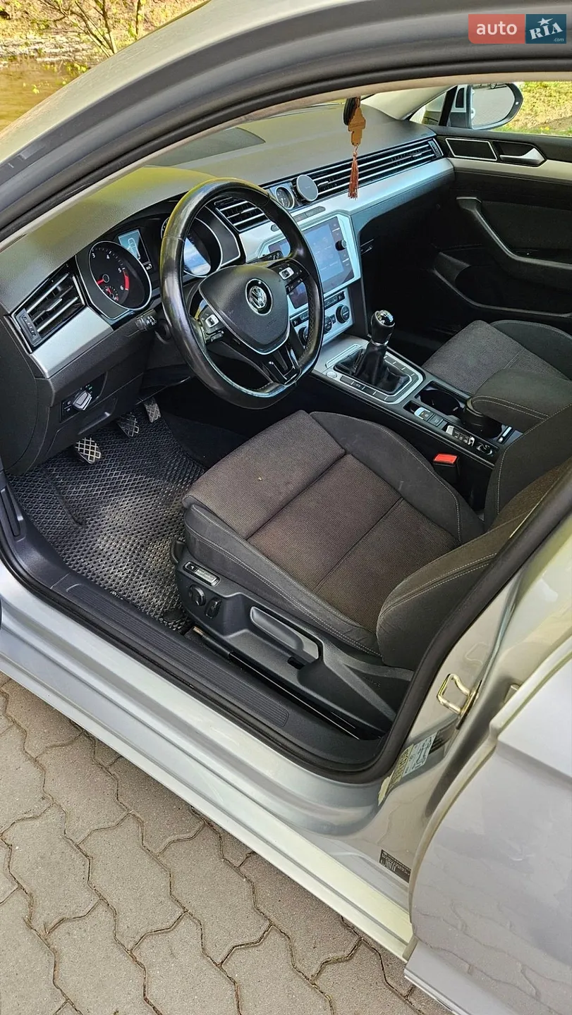 2018 Volkswagen Passat - мініатюра 9