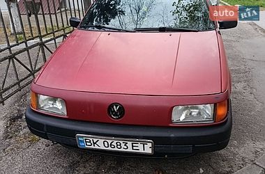 Седан Volkswagen Passat 1991 в Вараші