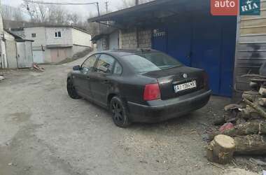 Седан Volkswagen Passat 1996 в Обухове