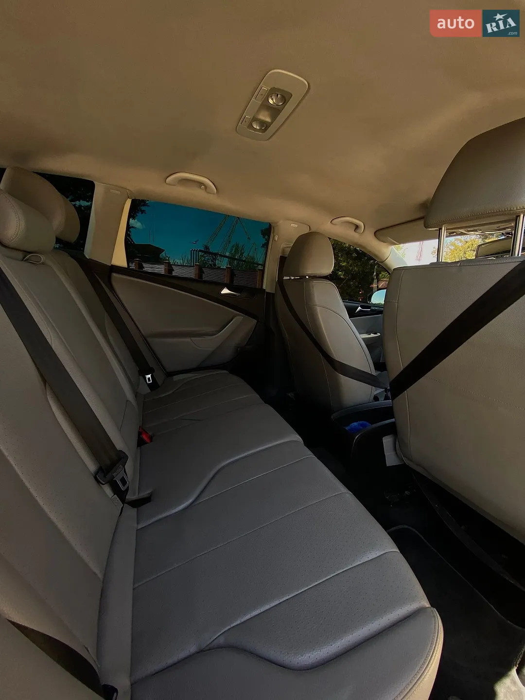 2010 Volkswagen Passat - мініатюра 5