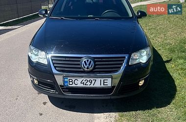 Седан Volkswagen Passat 2006 в Рава-Руській