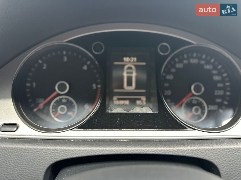 Универсал Volkswagen Passat 2011 в Киеве
