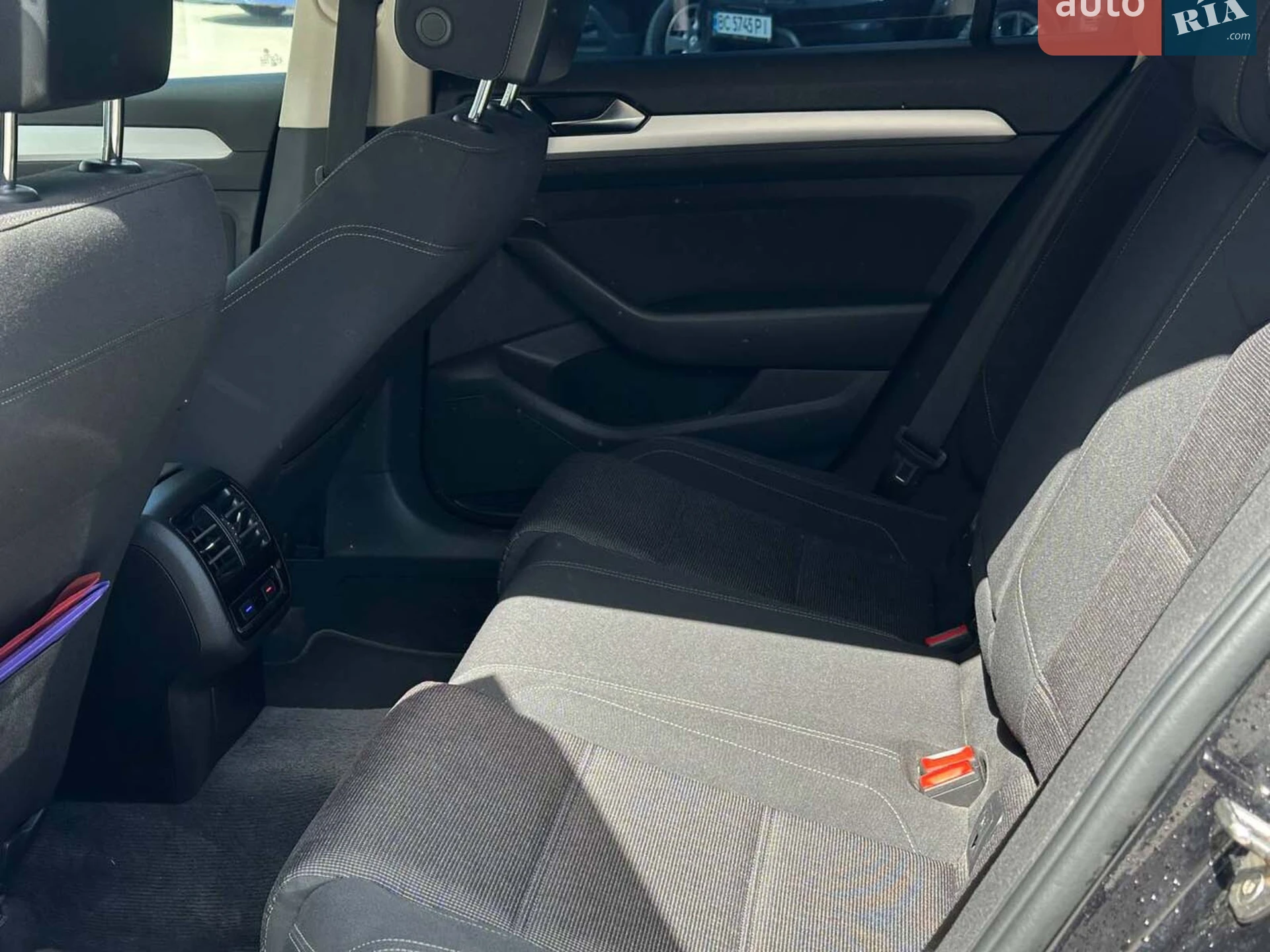 2015 Volkswagen Passat - мініатюра 28