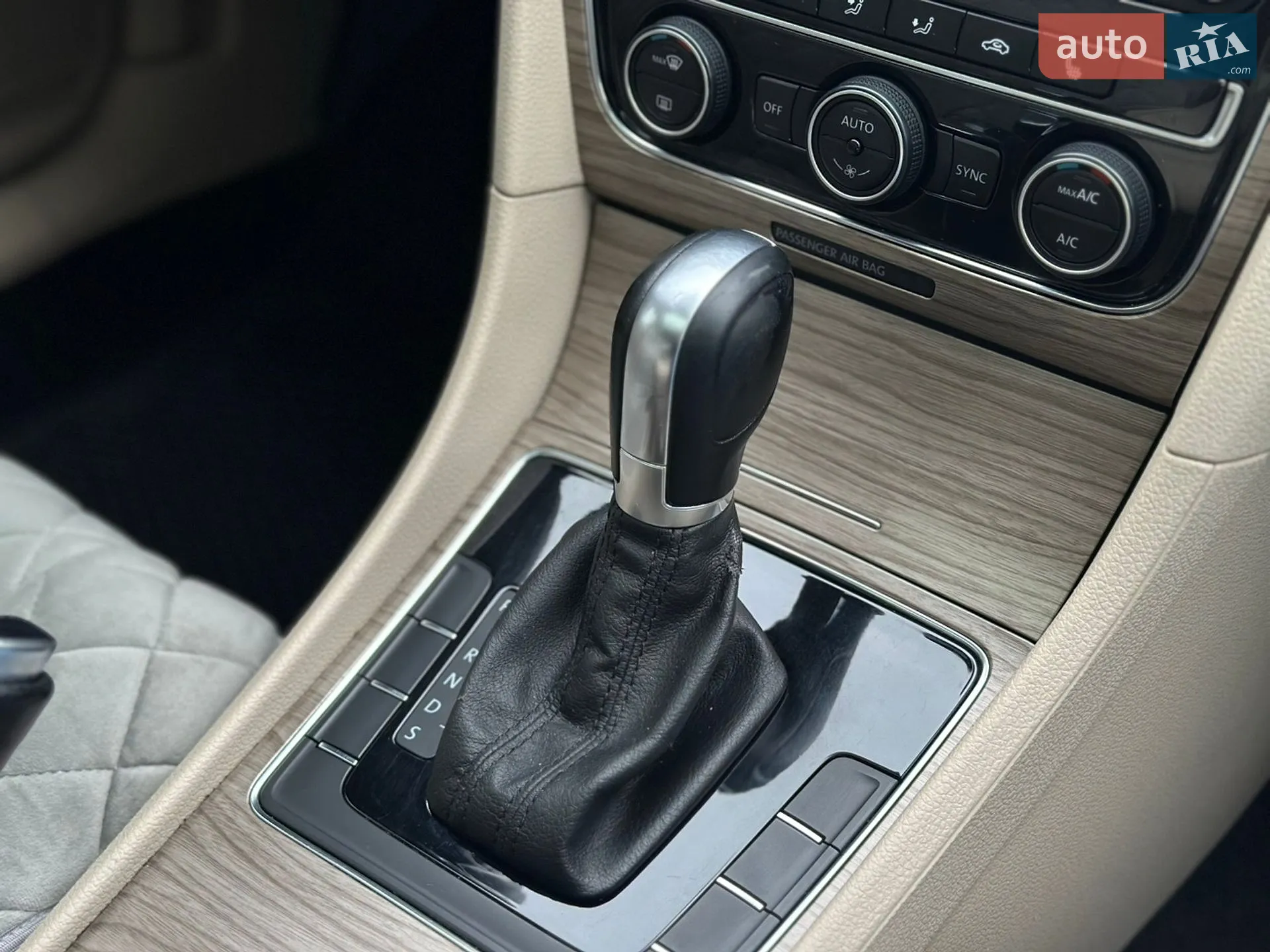 2016 Volkswagen Passat - мініатюра 24
