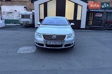 Седан Volkswagen Passat 2006 в Києві