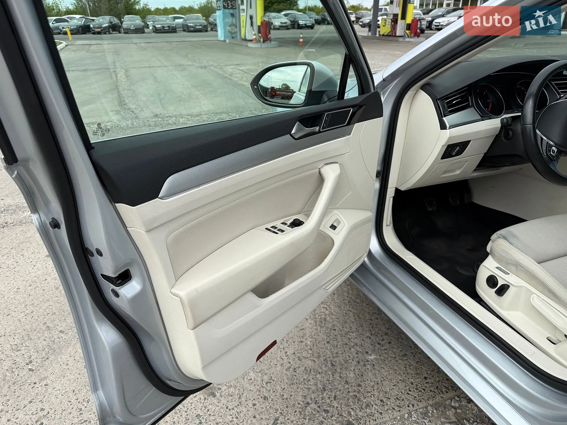 2016 Volkswagen Passat - мініатюра 42