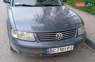 Седан Volkswagen Passat 1997 в Золочеві