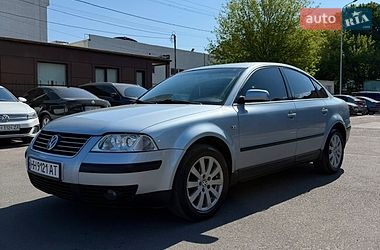 Седан Volkswagen Passat 2002 в Одессе