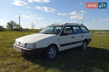 Универсал Volkswagen Passat 1993 в Голобах