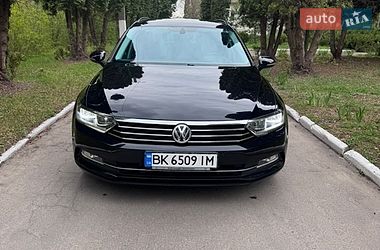 Універсал Volkswagen Passat 2017 в Рівному