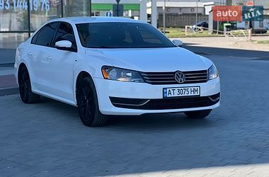 Седан Volkswagen Passat 2014 в Ивано-Франковске