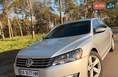 Седан Volkswagen Passat 2011 в Кропивницком