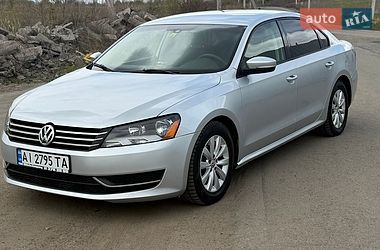 Седан Volkswagen Passat 2014 в Киеве