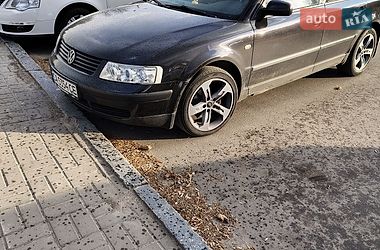 Универсал Volkswagen Passat 1999 в Золотоноше