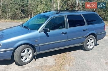 Универсал Volkswagen Passat 1995 в Любомле