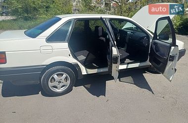 Седан Volkswagen Passat 1993 в Запорожье