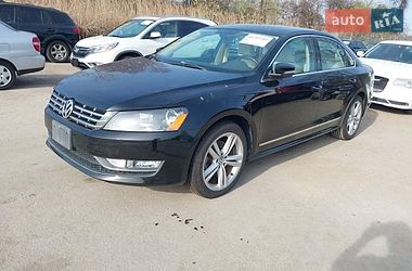 Седан Volkswagen Passat 2014 в Ровно
