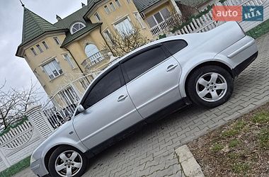 Седан Volkswagen Passat 2000 в Чернівцях
