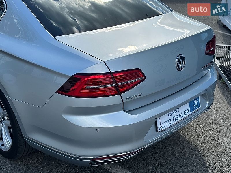 Седан Volkswagen Passat 2014 в Києві