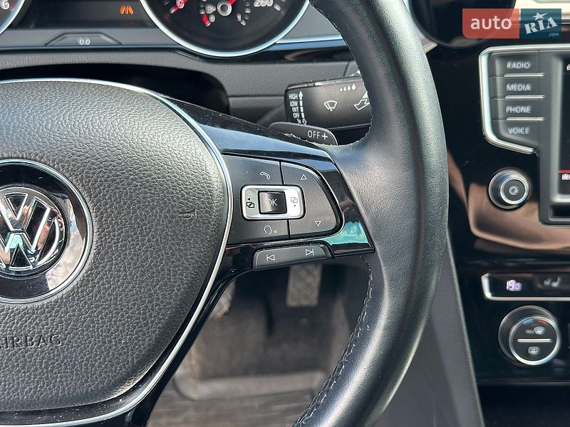 Седан Volkswagen Passat 2014 в Києві
