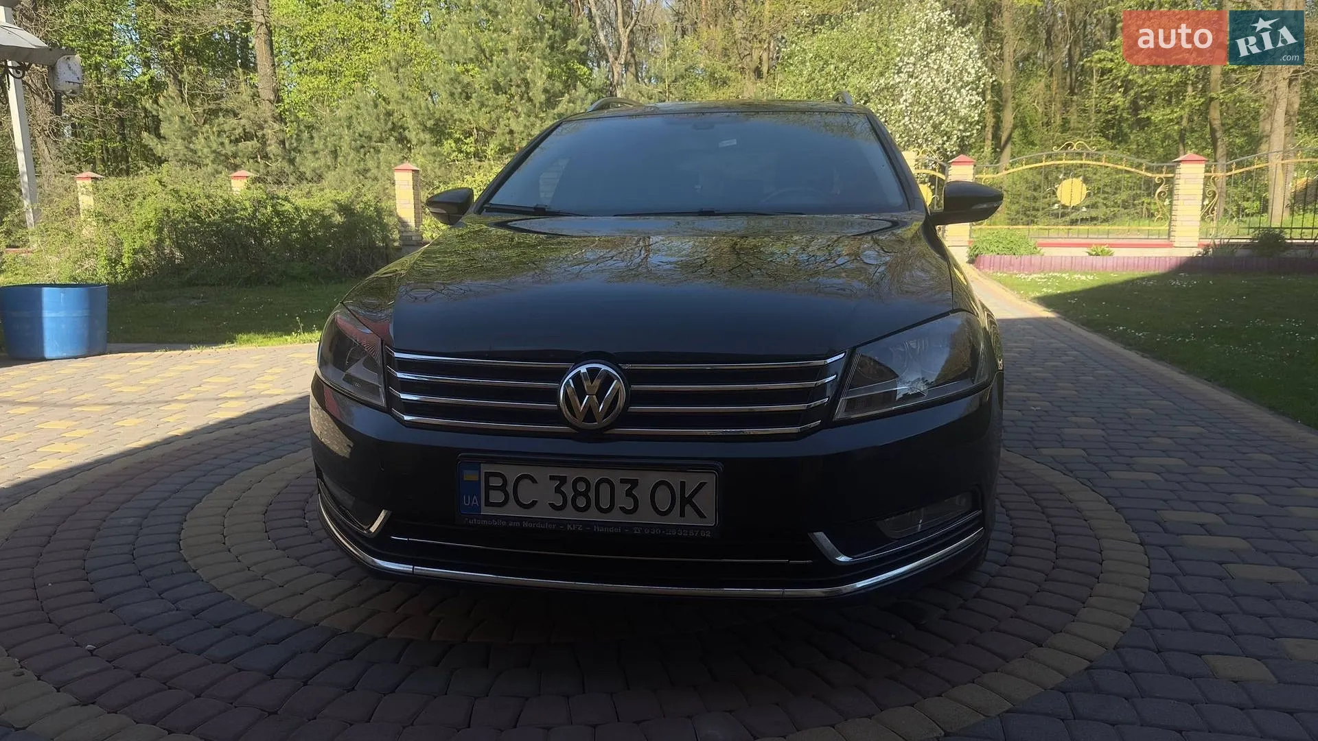 2010 Volkswagen Passat - мініатюра 2