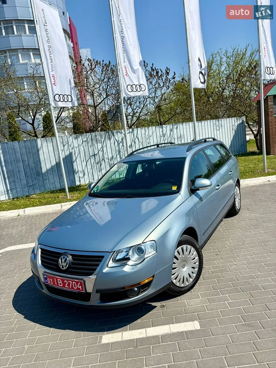 2010 Volkswagen Passat - мініатюра 2