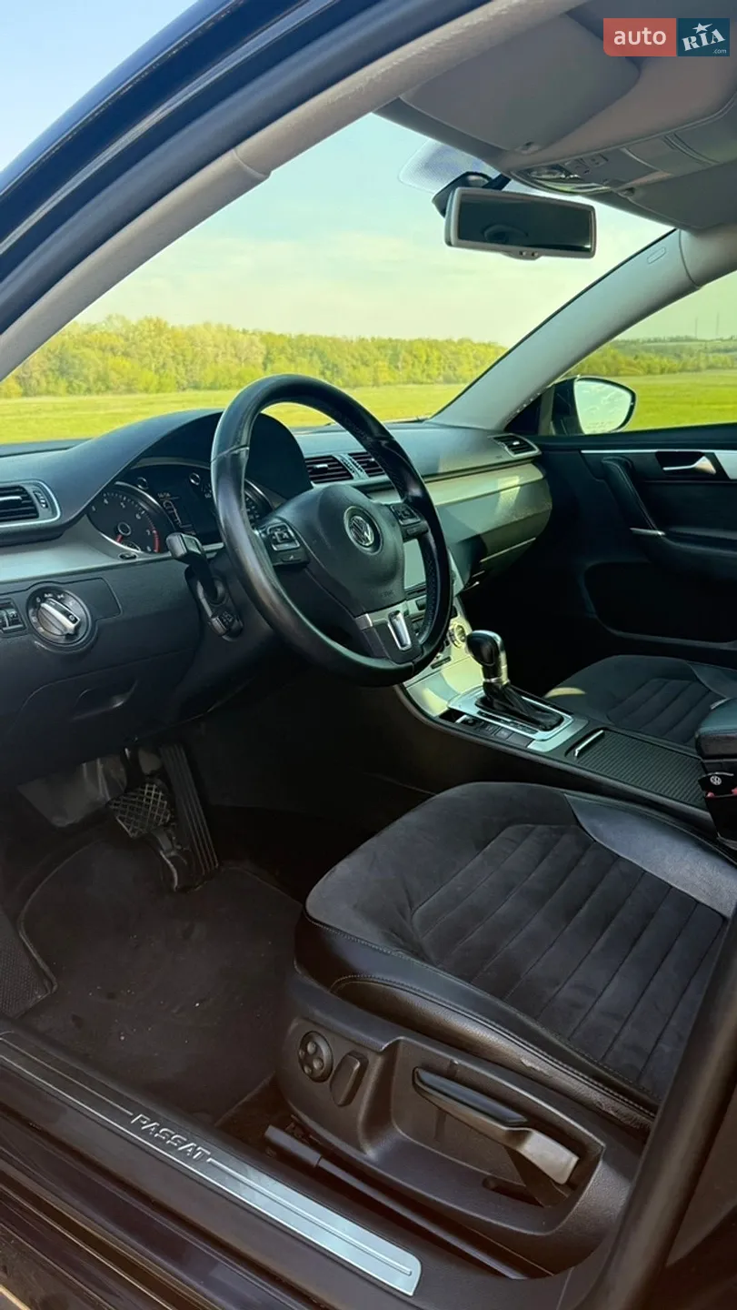 2012 Volkswagen Passat - мініатюра 32
