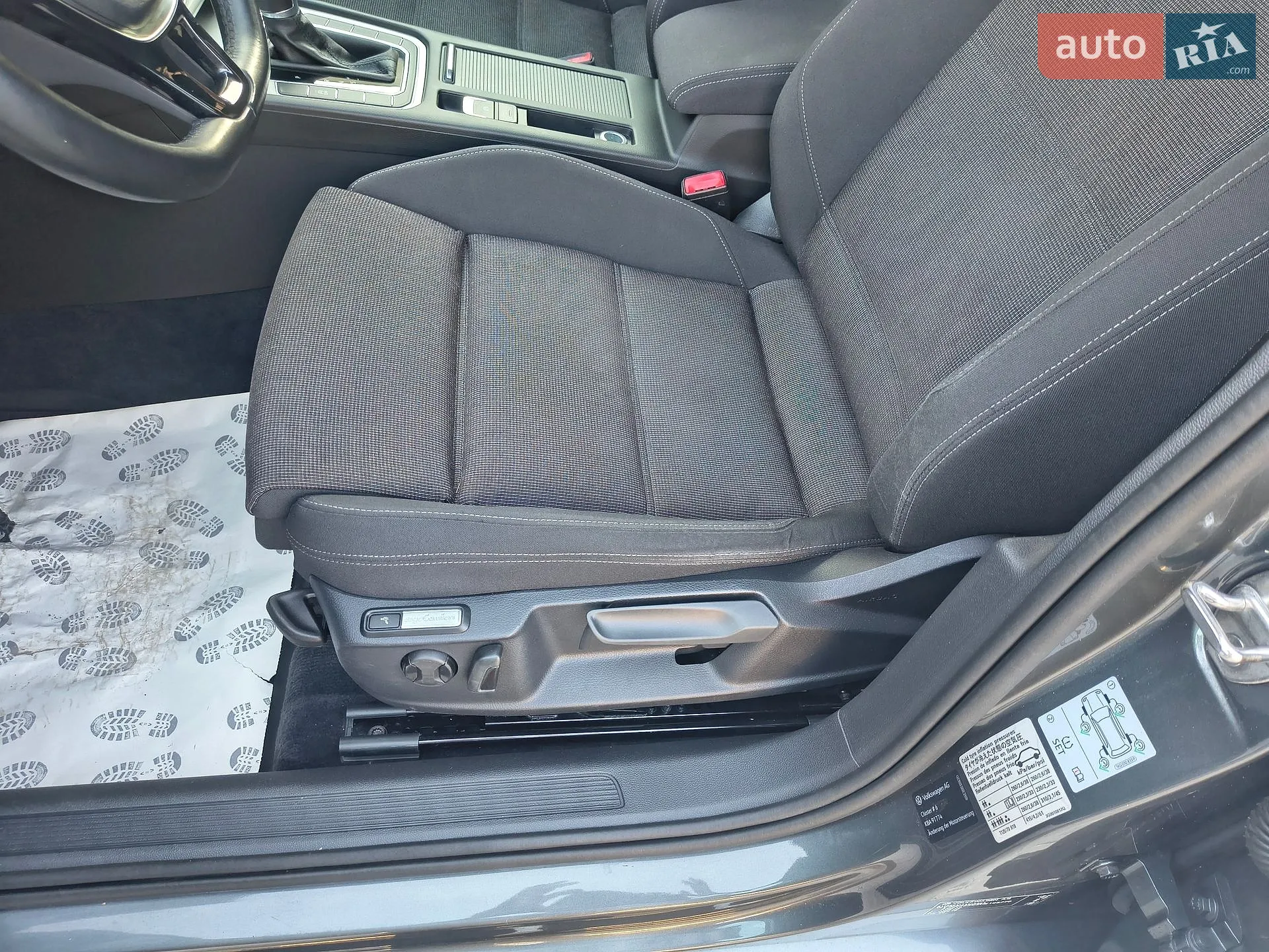 2017 Volkswagen Passat - мініатюра 24
