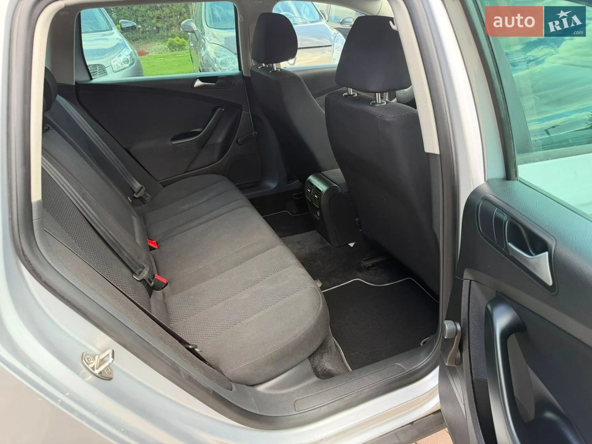 2010 Volkswagen Passat - мініатюра 19