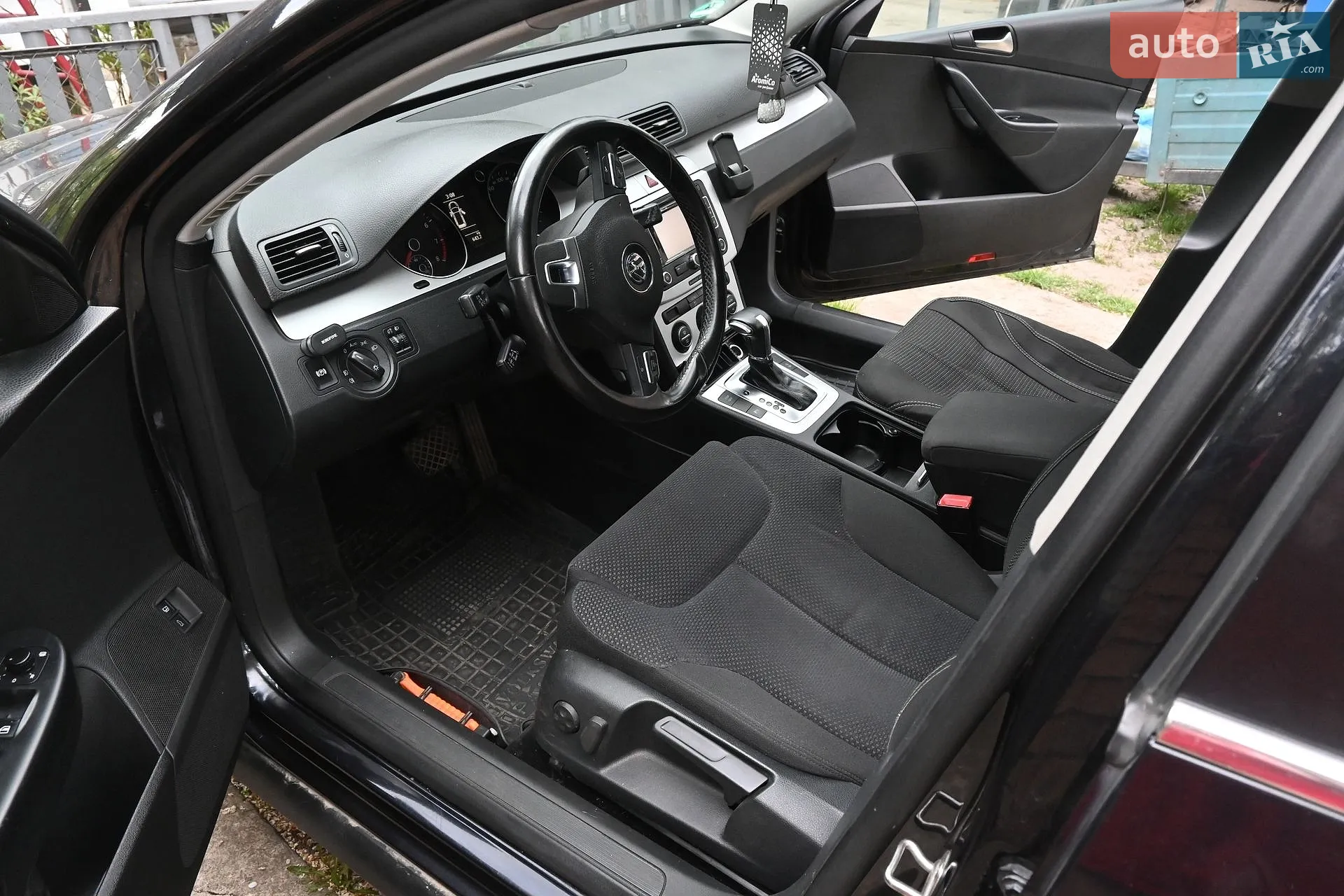 2010 Volkswagen Passat - мініатюра 10
