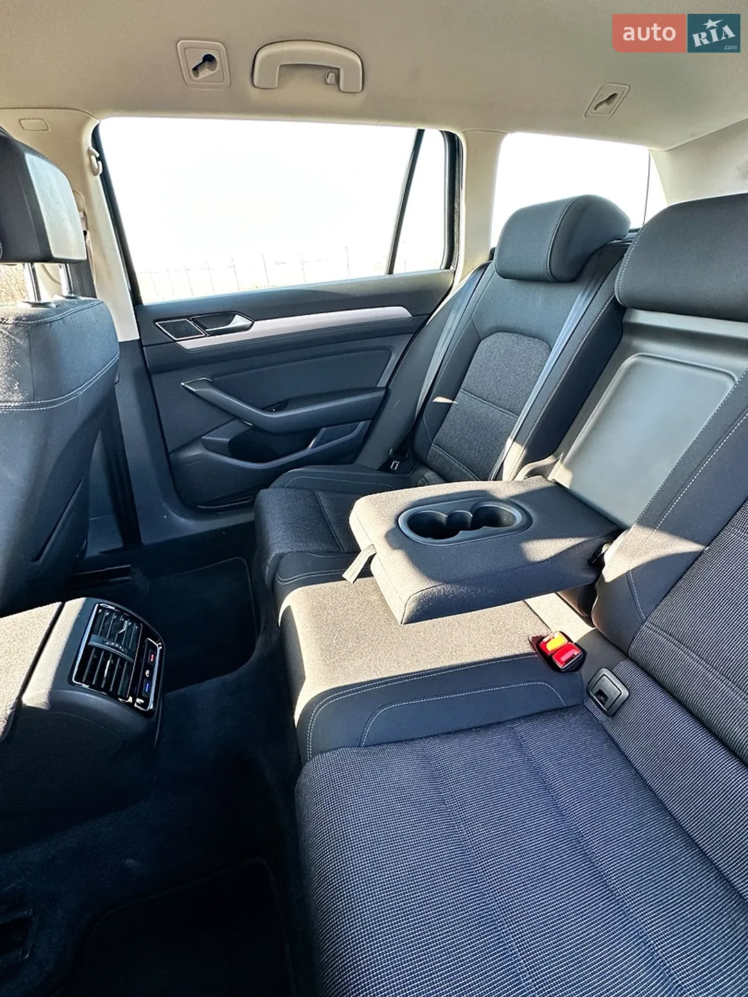 2019 Volkswagen Passat - мініатюра 18