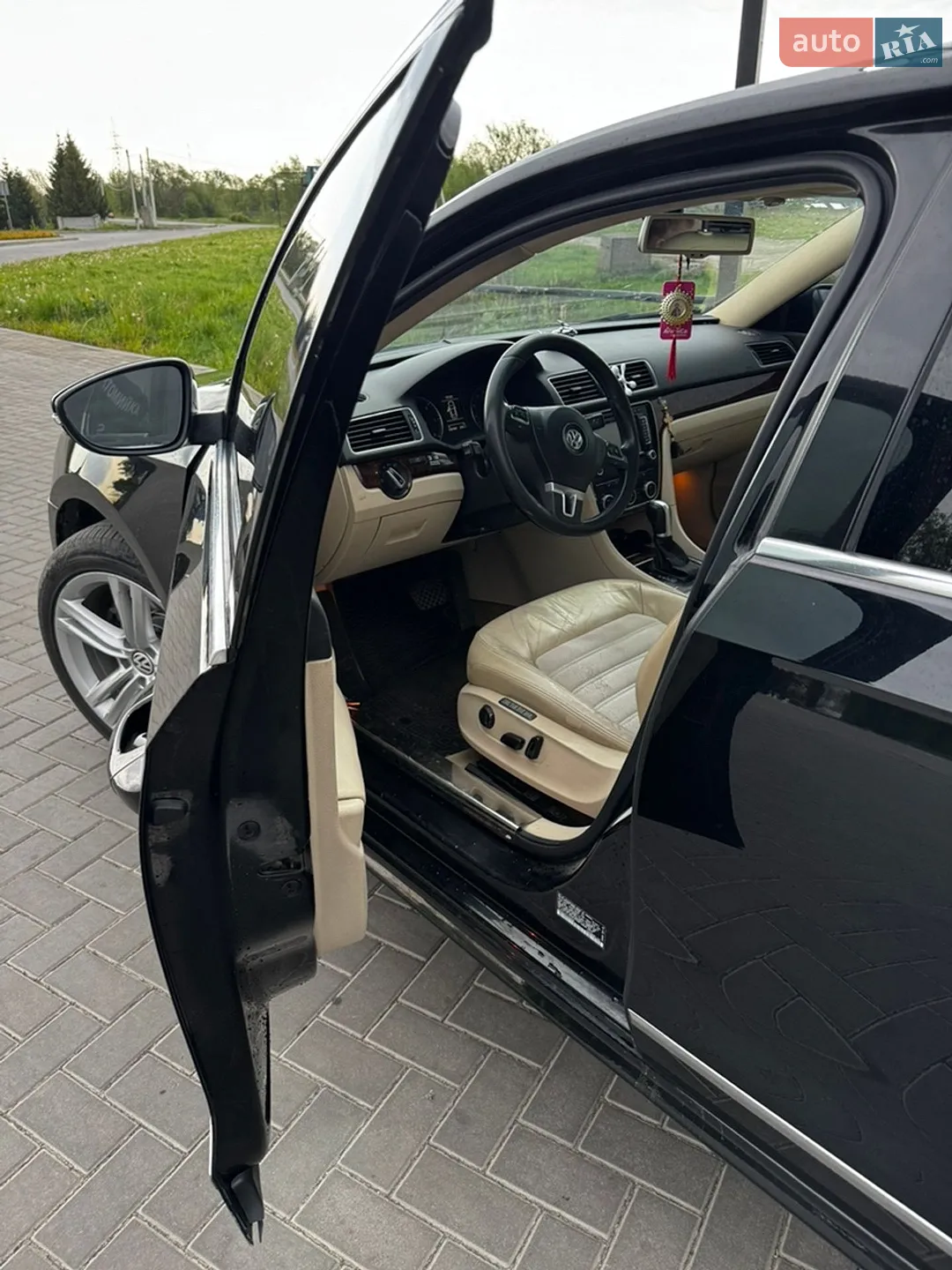 2011 Volkswagen Passat - мініатюра 2