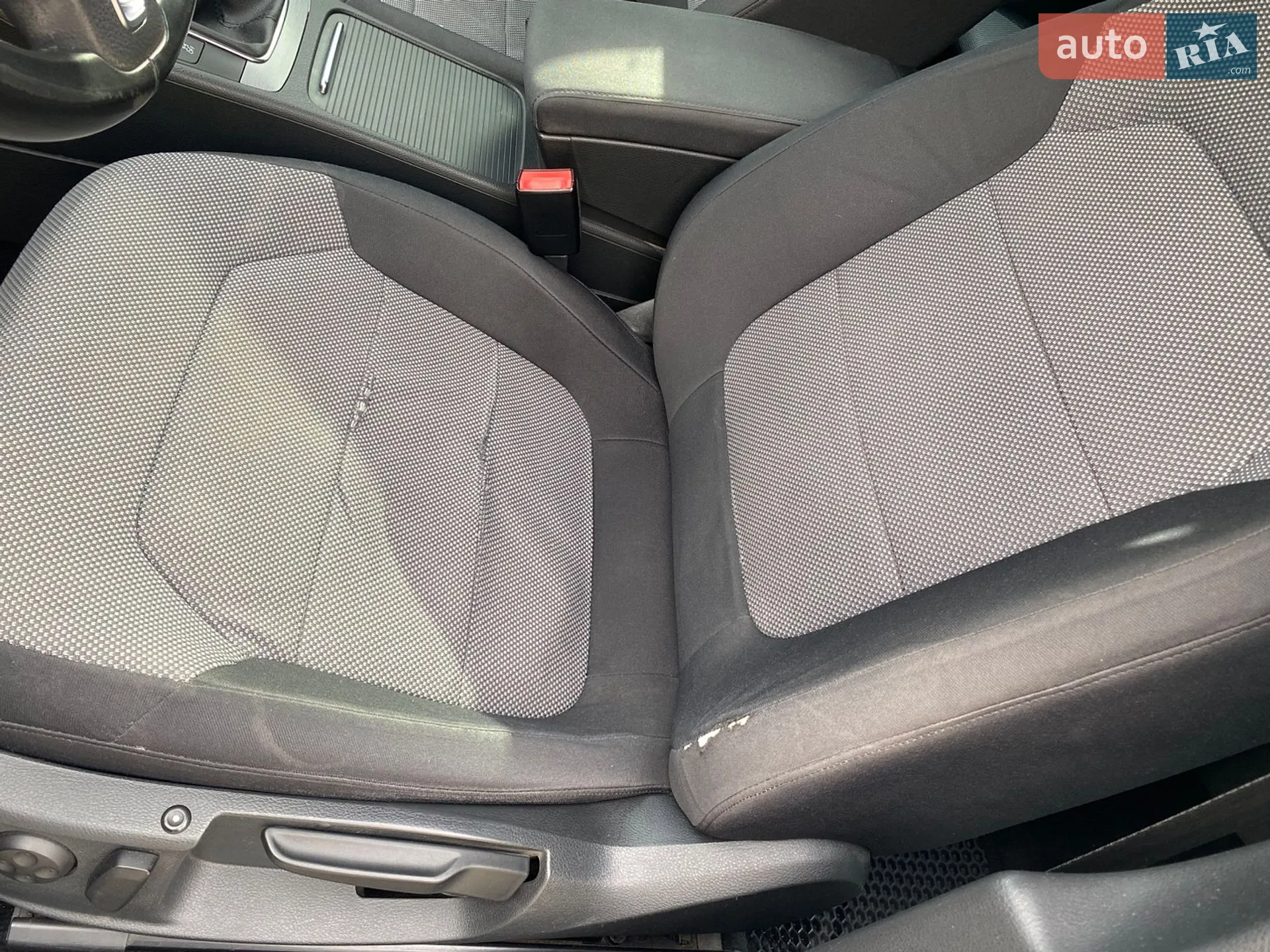 2010 Volkswagen Passat - мініатюра 11