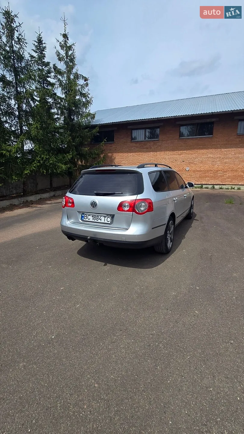 2010 Volkswagen Passat - мініатюра 8
