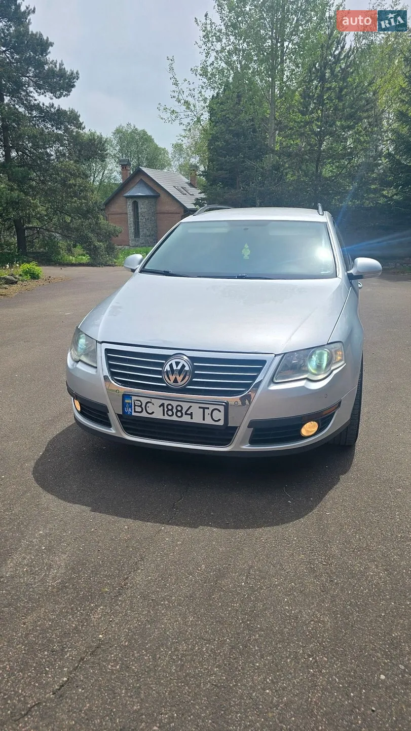 2010 Volkswagen Passat - мініатюра 2