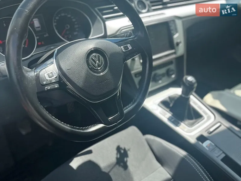 Volkswagen Passat 2015 VIN WVWZZZ3CZFE522130 фото оголошення 12 з 57