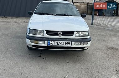Седан Volkswagen Passat 1995 в Івано-Франківську