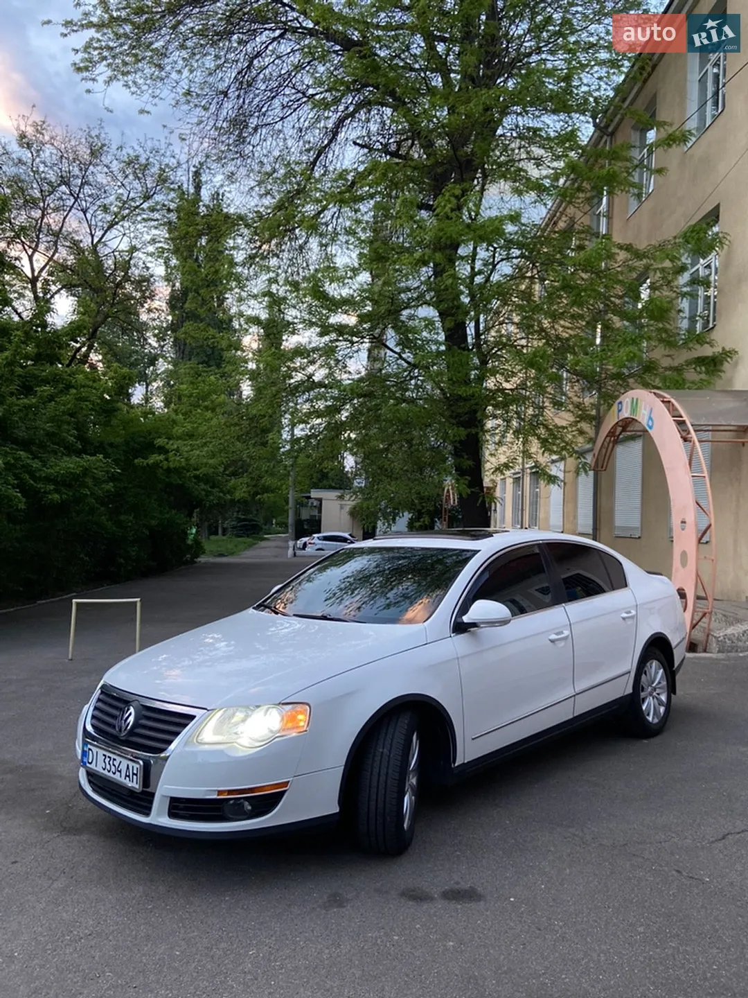 2010 Volkswagen Passat - мініатюра 4