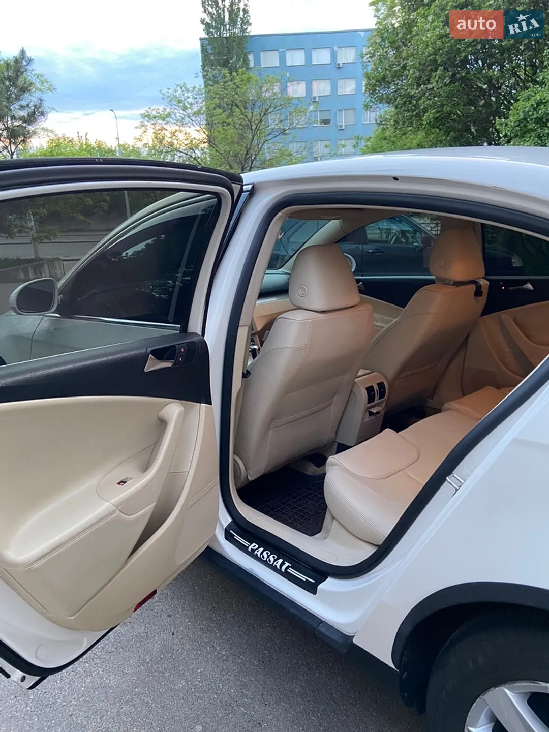 2010 Volkswagen Passat - мініатюра 11