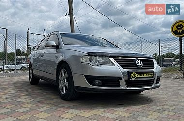 Универсал Volkswagen Passat 2010 в Стрые